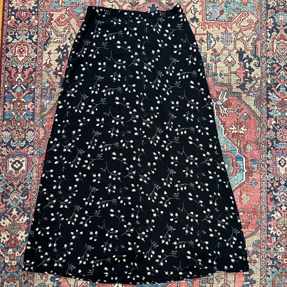 Vintage 90s Black Floral A-Line Skirt size M whimsigoth, grunge